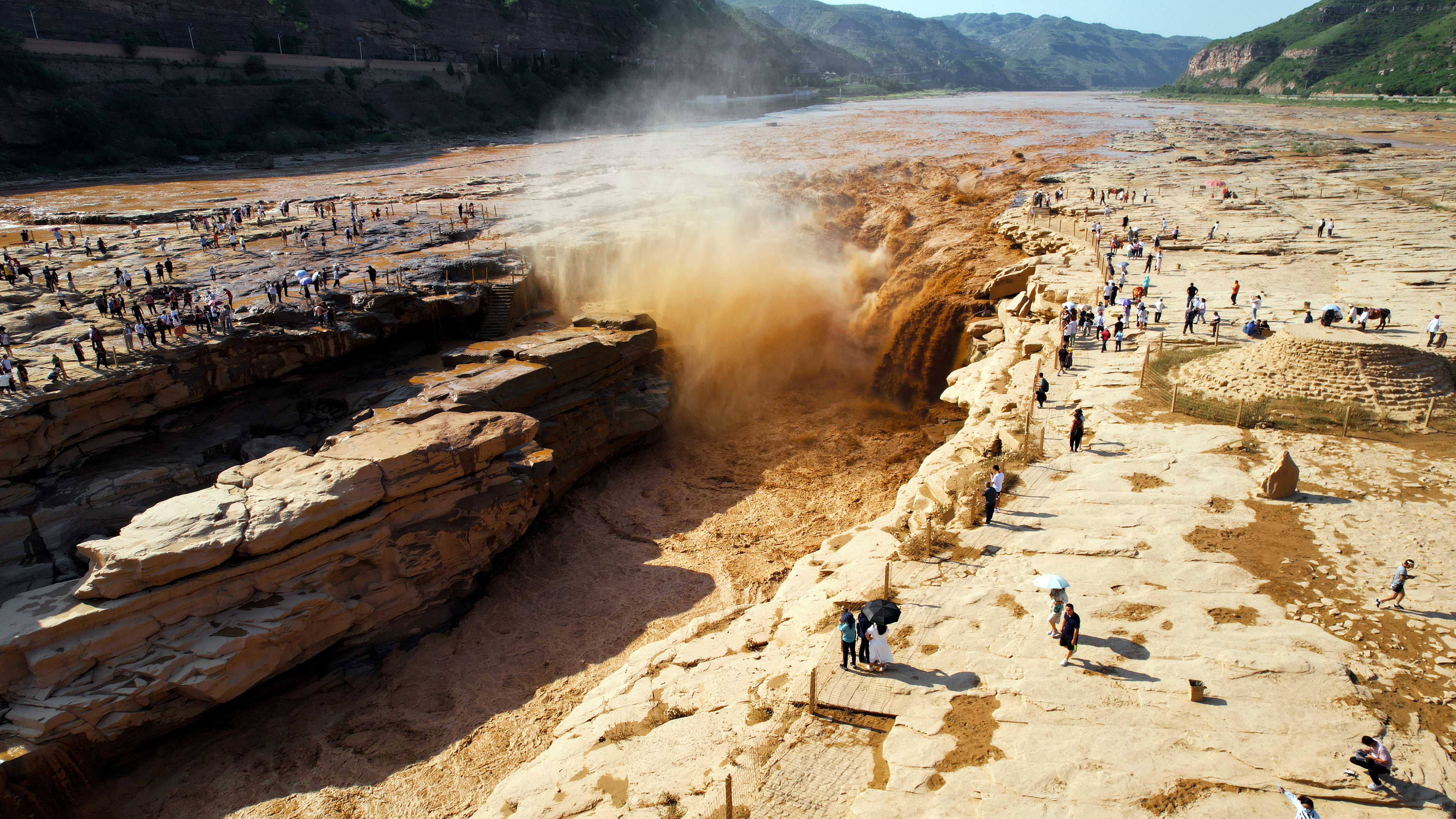 大河奔涌 黃河壺口瀑布迎伏汛