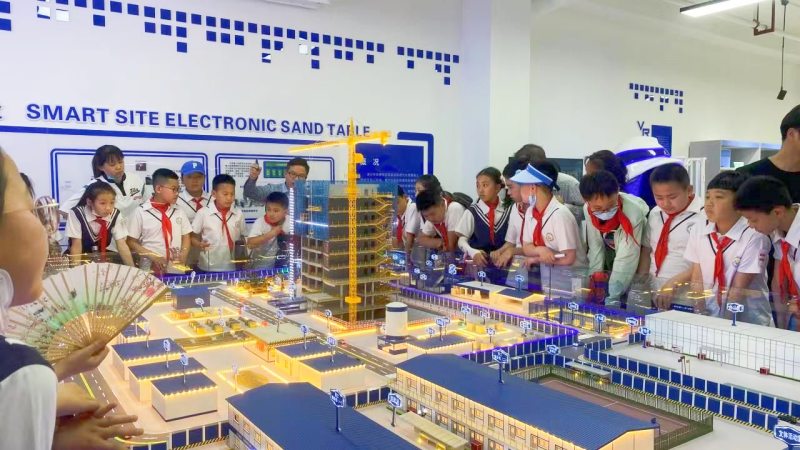 圖為山西工程職業學院隆重舉辦首次中小學生職業體驗、觀摩活動。