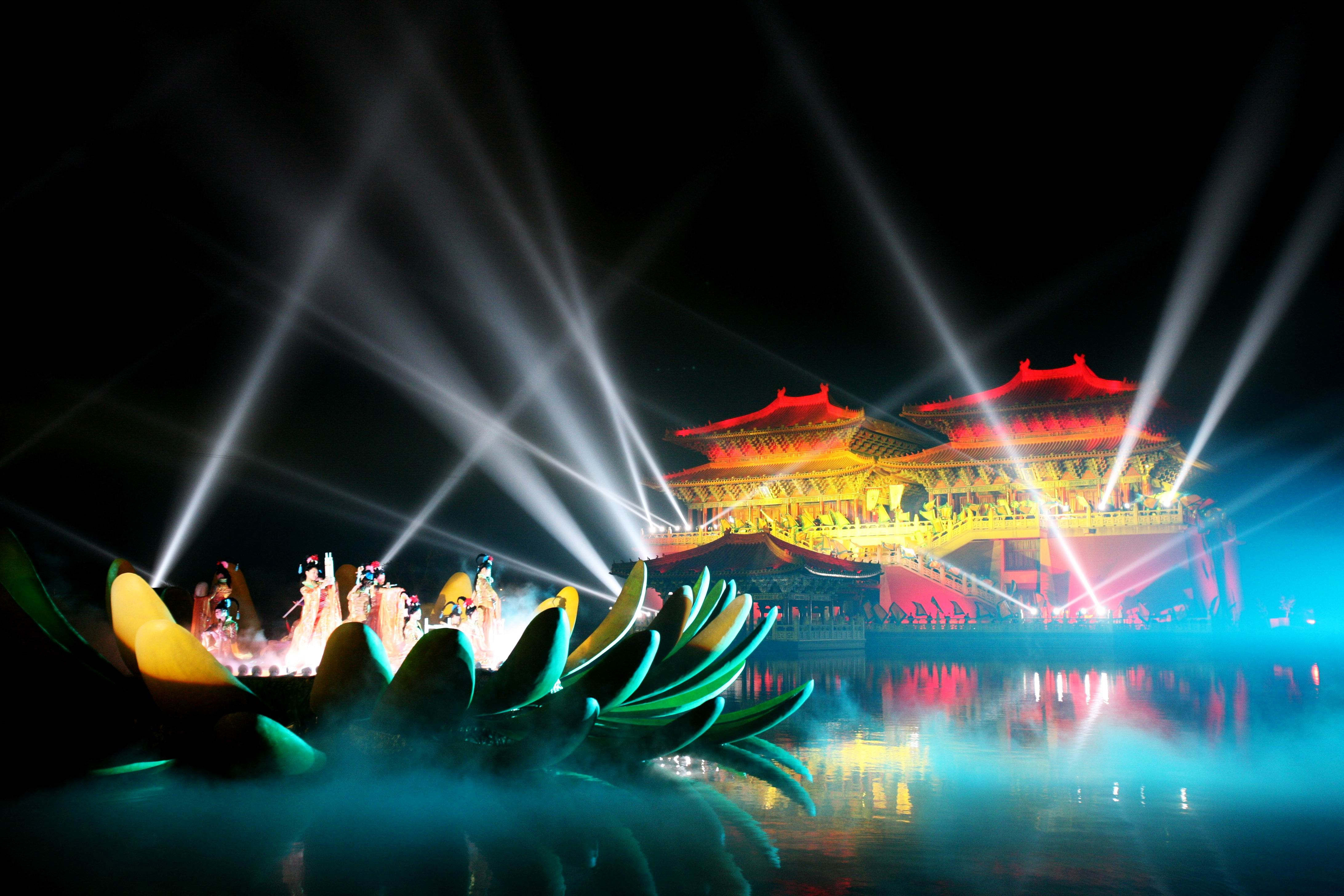 清明上河園演出。景區供圖